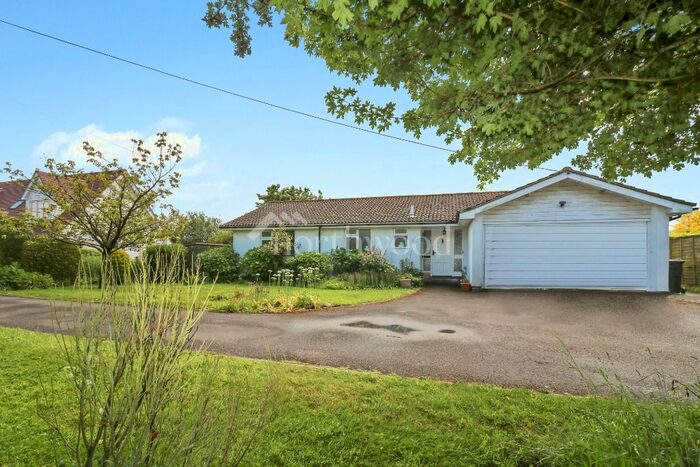 3 Bedroom Bungalow To Rent In Ruckinge Road, Bilsington, Ashford, TN25