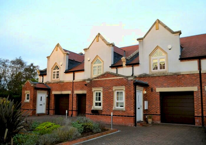 3 Bedroom Apartment To Rent In Milestone Court, Bawtry Road, DN4