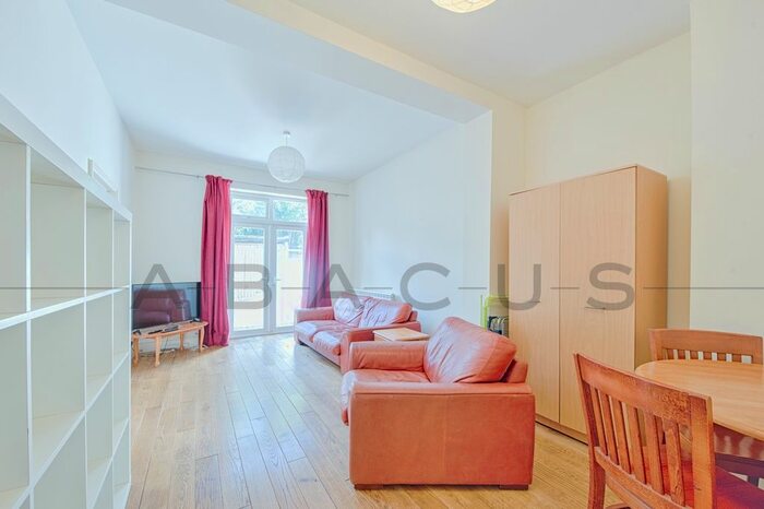 2 Bedroom Flat To Rent In Gladstone Park Gardens, Dollis Hill, NW2
