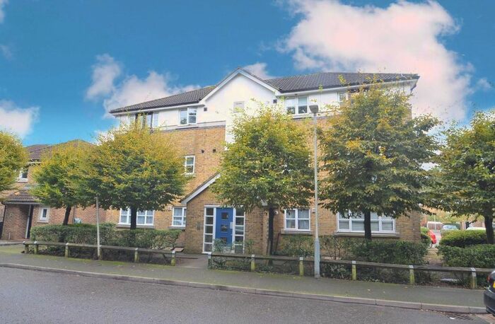 1 Bedroom Flat To Rent In Sandalwood Drive, Ruislip, HA4