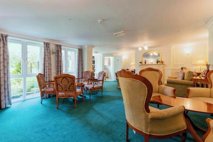 2 Bedroom Retirement Property For Sale In Lalgates Court, Northampton, NN5