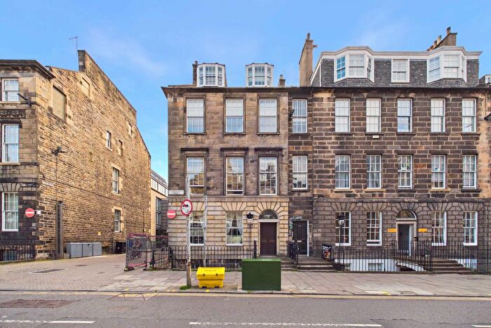 2 Bedroom Flat For Sale In South Charlotte Street, Edinburgh, EH2