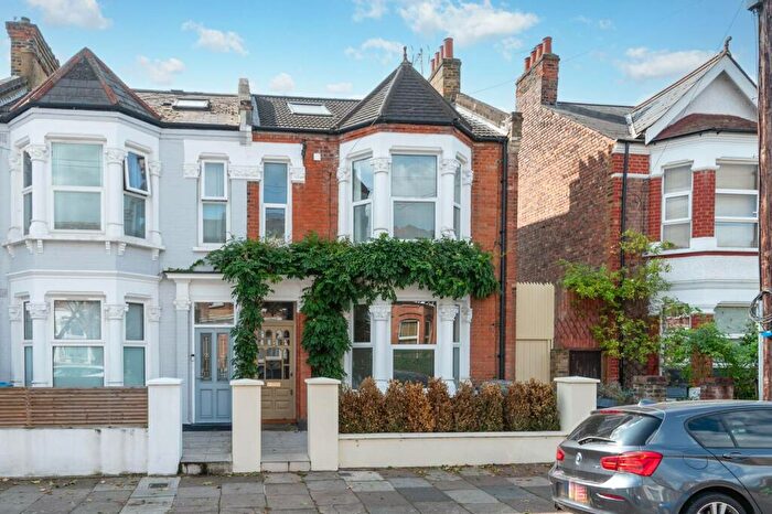 4 Bedroom House To Rent In Buchanan Gardens, Kensal Rise, London, NW10
