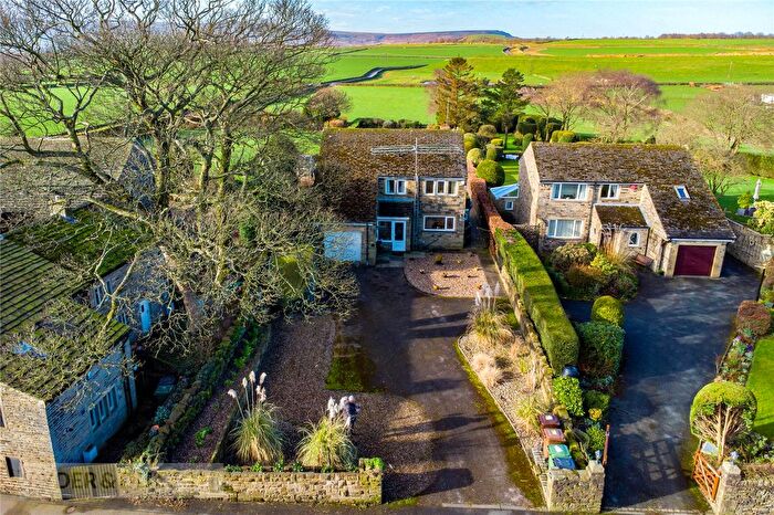 4 Bedroom Detached House For Sale In Midway, South Crosland, Huddersfield, West Yorkshire, HD4