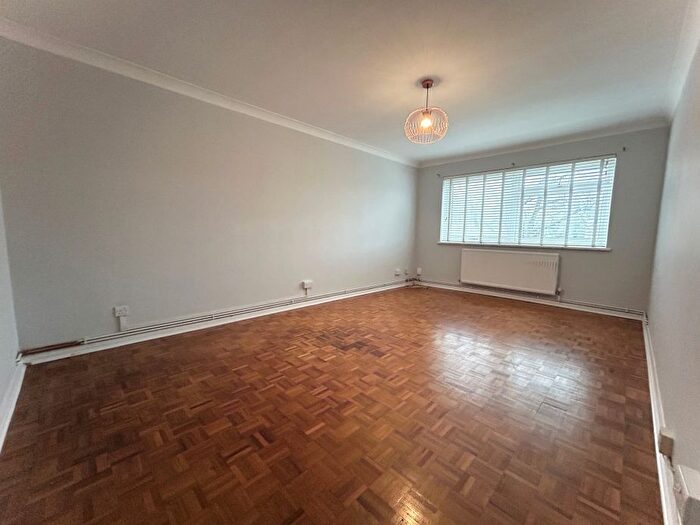 1 Bedroom Flat To Rent In Dunbar Court, SM1