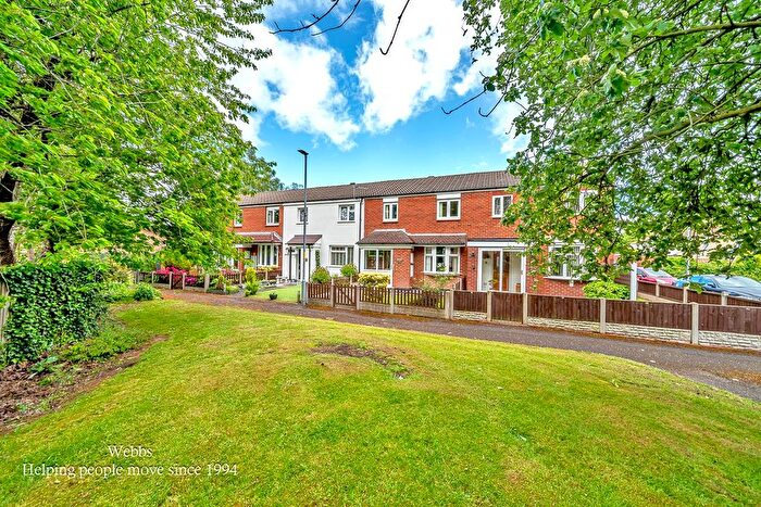 3 Bedroom Terraced House For Sale In Hilton Close, Walsall, WS3