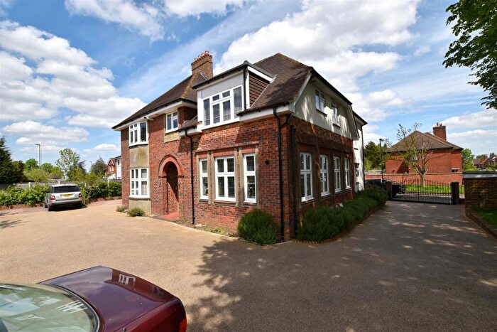 2 Bedroom Apartment To Rent In Burghside, Brighton Road, Banstead, Surrey, SM7