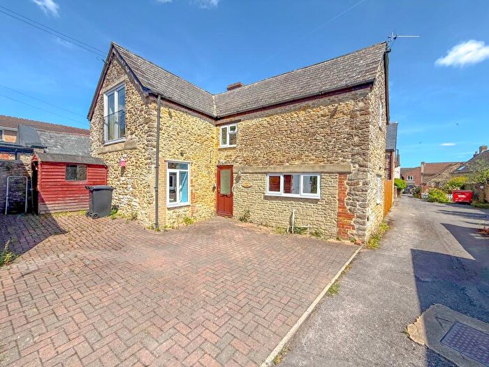 2 Bedroom Cottage For Sale In Cherry Orchard, Highworth, Swindon, SN6