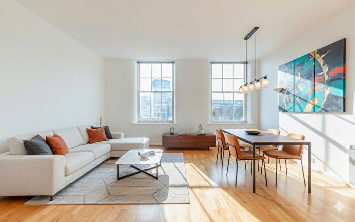 2 Bedroom Apartment For Sale In King's Court, Commerce Square, Nottingham, NG1