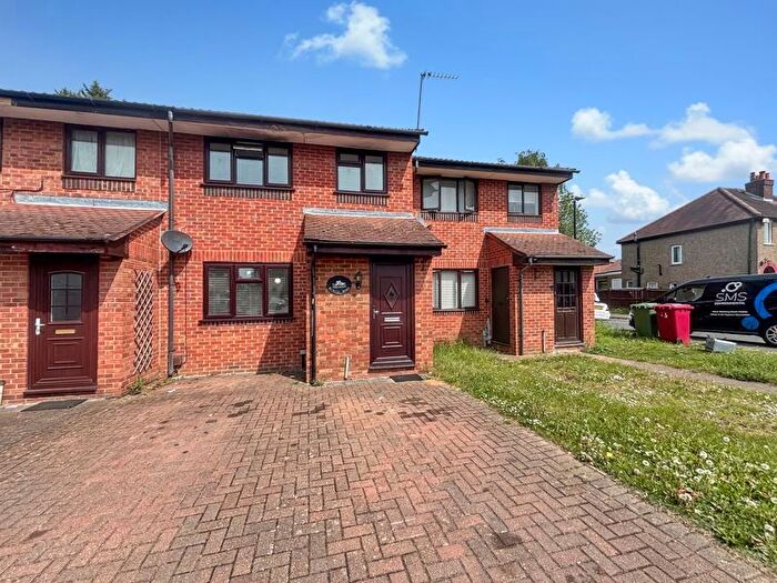 3 Bedroom Terraced House To Rent In Downs Road, Slough, SL3