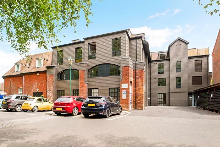 2 Bedroom Apartment To Rent In Southgate, Chichester, PO19