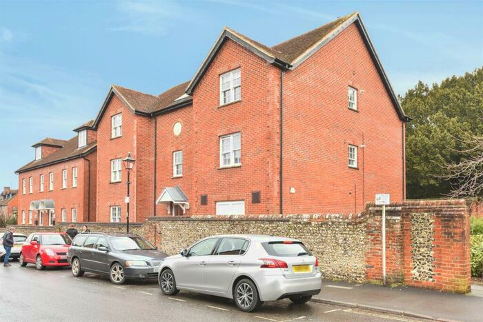 2 Bedroom Apartment To Rent In Station Road, Alresford, Hampshire, SO24