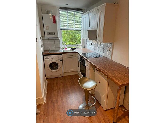 1 Bedroom Flat To Rent In Dewsbury Court, London, W4