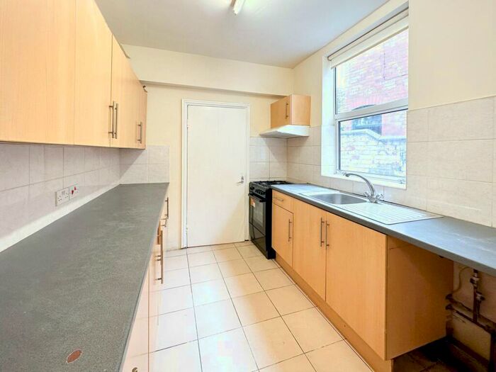 3 Bedroom Terraced House To Rent In Howard Road, Clarendon Park, Leicester, LE2