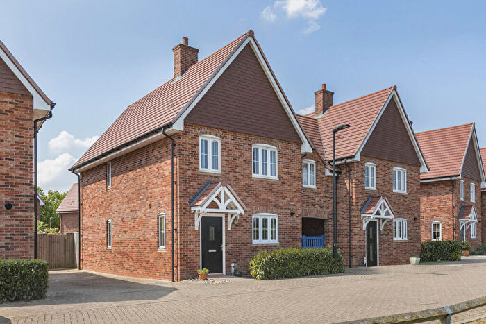 3 Bedroom Semi-Detached House For Sale In Howden Green, Steventon, OX13