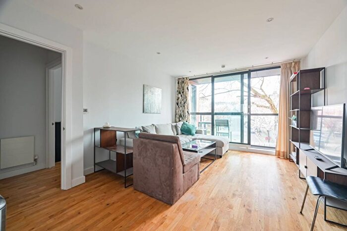 1 Bedroom Flat To Rent In Kings Cross Road, King's Cross, London, WC1X