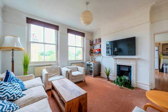 4 Bedroom Flat To Rent In Erpingham Road, Putney, London, SW15