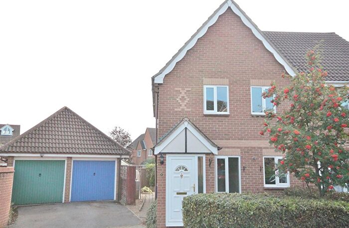 3 Bedroom End Of Terrace House To Rent In Orwell Drive, Didcot, OX11