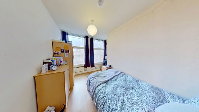 5 Bedroom Apartment To Rent In Flat Equitable House, - South Parade, Nottingham, NG1