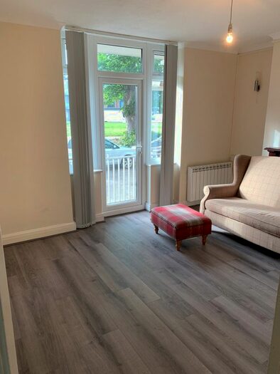 2 Bedroom Flat To Rent In Angel Close, London, N18