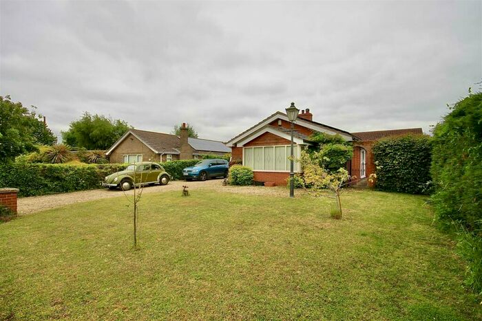3 Bedroom Detached Bungalow For Sale In Thorpe Road, Tattershall Thorpe, Lincoln, LN4