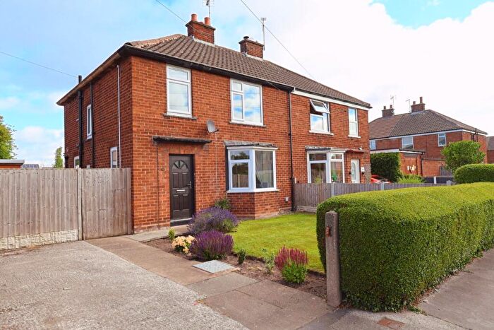3 Bedroom Semi-Detached House For Sale In Belmont Drive, Saltney Ferry, Chester, CH4