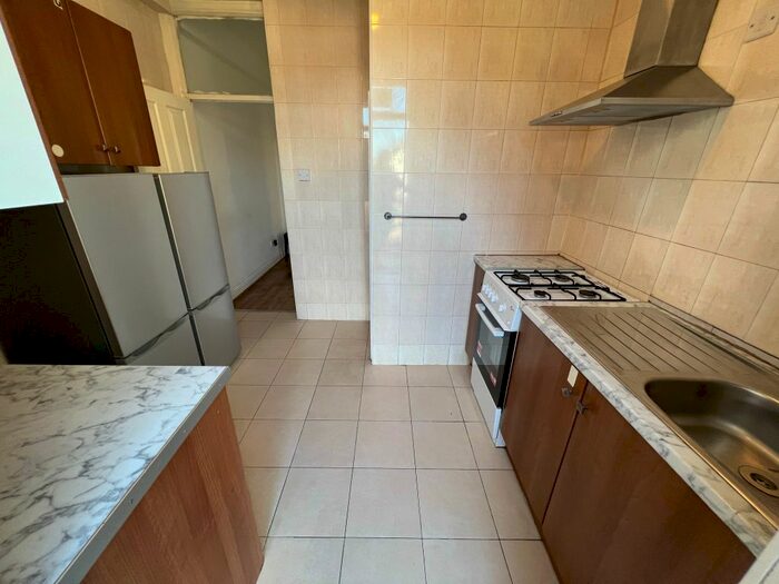 4 Bedroom Maisonette To Rent In Broadway, London, W13