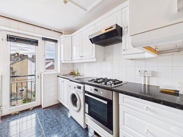 2 Bedroom Flat To Rent In Park Crescent Place, Brighton, BN2