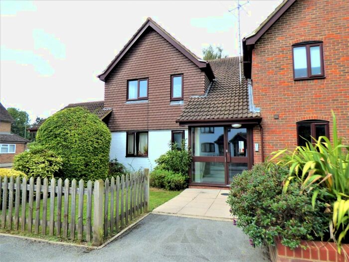 Studio To Rent In Elmer Mews, Fetcham, Leatherhead KT22