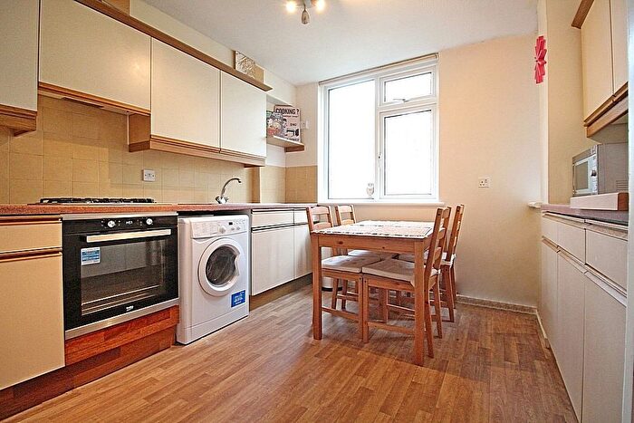 1 Bedroom Flat To Rent In St Andrew's Close, Isleworth, TW7