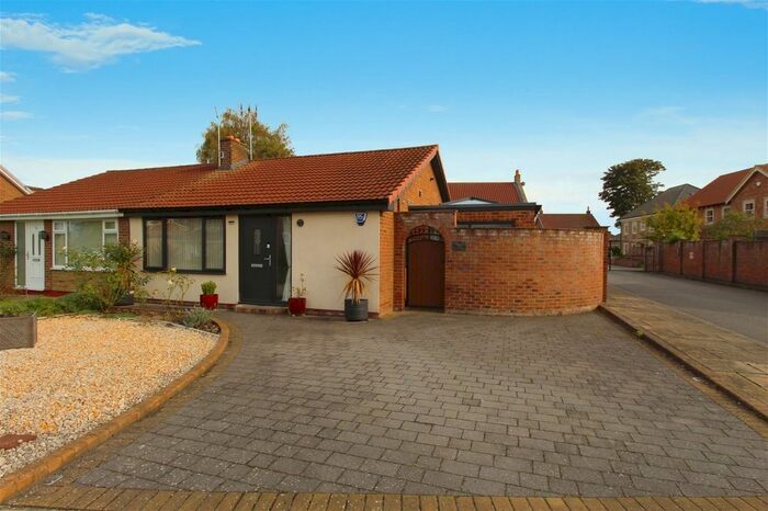 2 Bedroom Semi-Detached Bungalow For Sale In Cedar Crescent, Selby, YO8