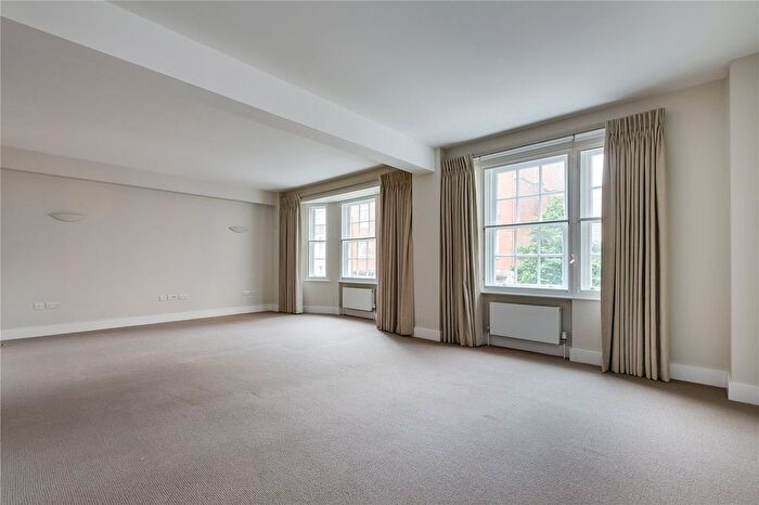 3 Bedroom Flat To Rent In Shelton House, Sloane Street, SW1X