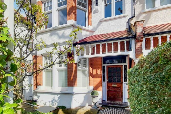 2 Bedroom Flat To Rent In Enmore Road, Putney, London, SW15