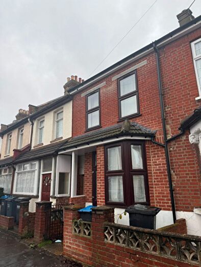 4 Bedroom Terraced House To Rent In Beverstone Road, Thornton Heath, CR7