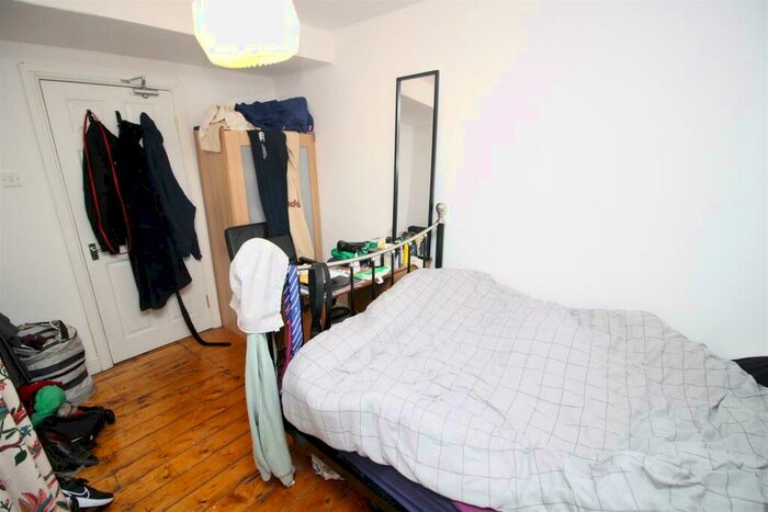 3 Bedroom Flat To Rent In Newlands Road, Newcastle Upon Tyne, NE2