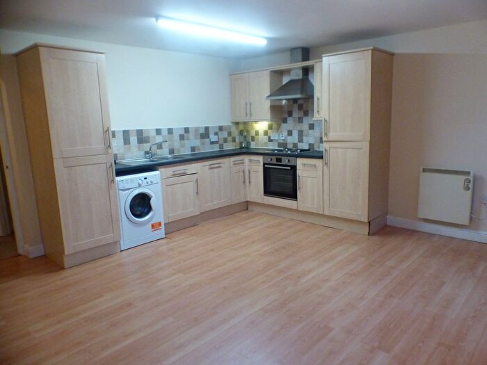 2 Bedroom Flat To Rent In Waterfield Mill, Balme Road, Cleckheaton, West Yorkshire, BD19