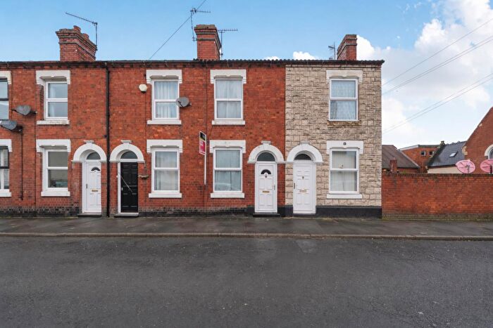 3 Bedroom Terraced House For Sale In Plimsoll Street, Kidderminster, DY11