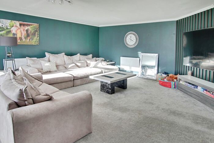 4 Bedroom Semi-Detached House For Sale In Peyton Avenue, March, PE15