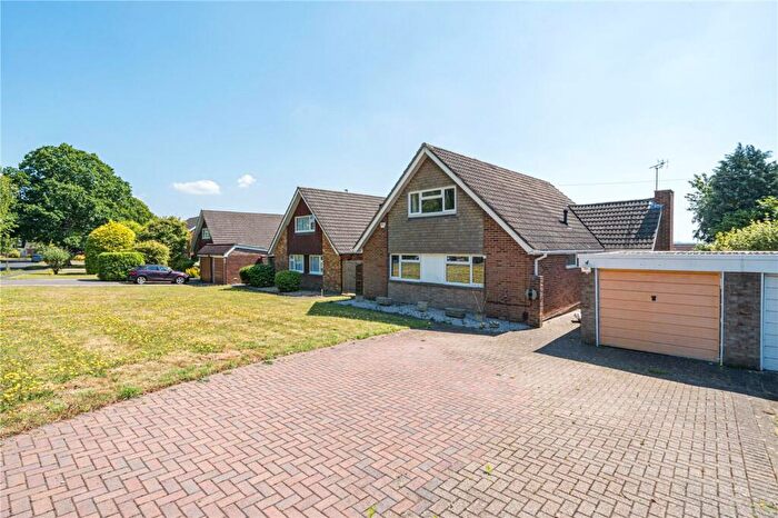4 Bedroom Detached House For Sale In Oakland Avenue, Farnham, Surrey, GU9