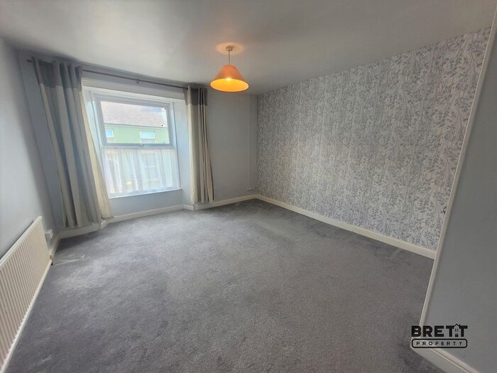 1 Bedroom Flat To Rent In Flat, London Road, Pembroke Dock, SA72