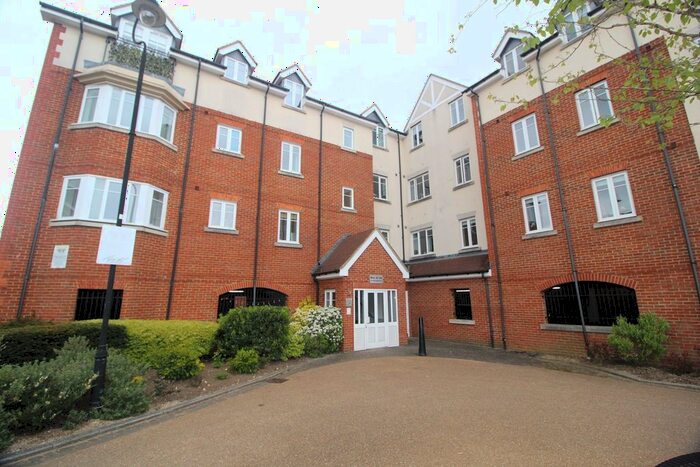 2 Bedroom Flat To Rent In William Ransom Way, Hitchin, SG5