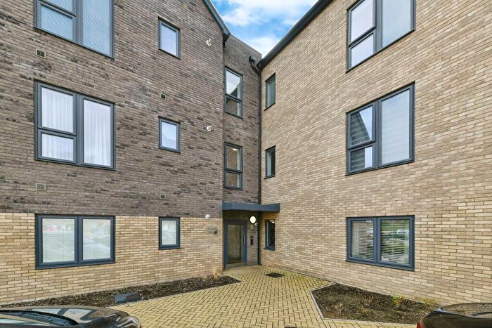 1 Bedroom Apartment To Rent In Stirling Close, SG2