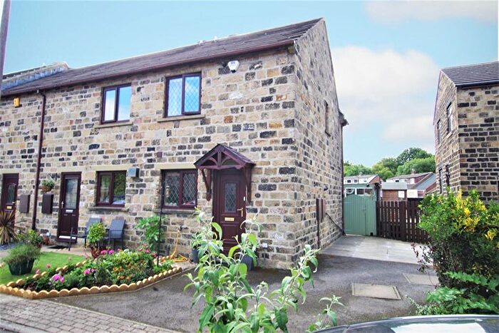 2 Bedroom End Of Terrace House For Sale In Weavers Croft, Thackley, BD10