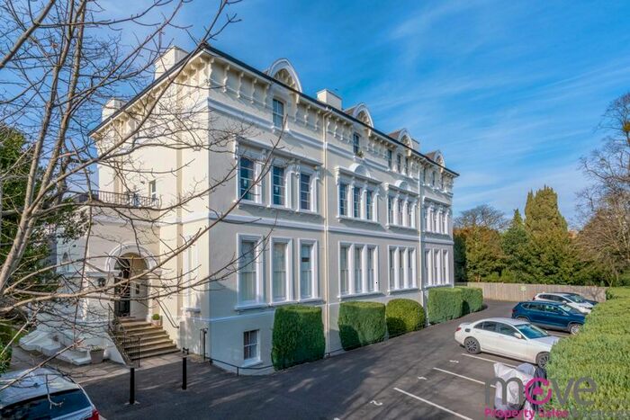 2 Bedroom Flat To Rent In The Park, Leckhampton, Cheltenham, GL50