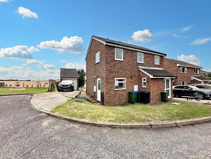 3 Bedroom Detached House For Sale In Skyline View, Peacehaven, BN10