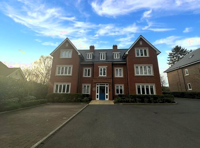2 Bedroom Apartment To Rent In Amersham Road, High Wycombe, HP13