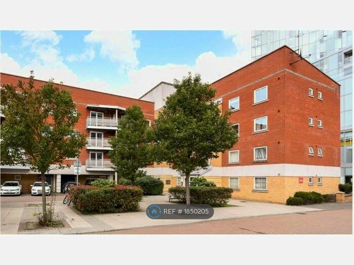 2 Bedroom Flat To Rent In Bruford Court, London, SE8