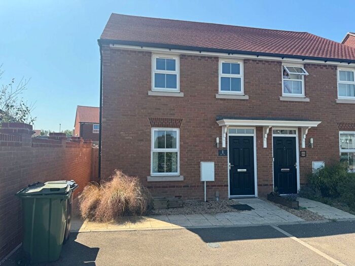3 Bedroom Semi-detached House For Sale In Staplehurst, Kent, TN12