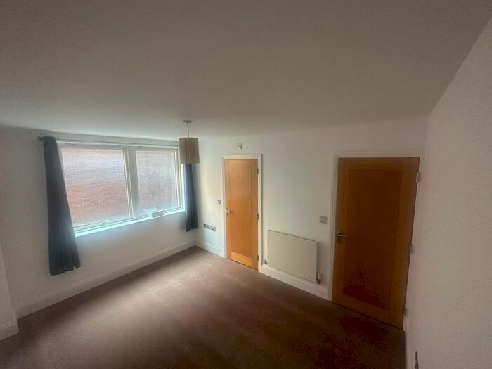 2 Bedroom Flat To Rent In Hawksworth House, Bromley, BR1