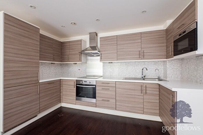 2 Bedroom Flat To Rent In Damson Way, Carshalton, SM5